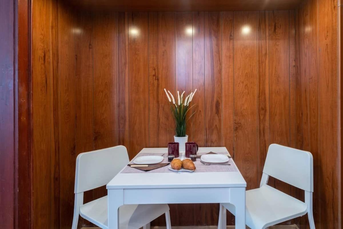 Convenient Apartment In The Heart Of Downtown Budapesta Exterior foto