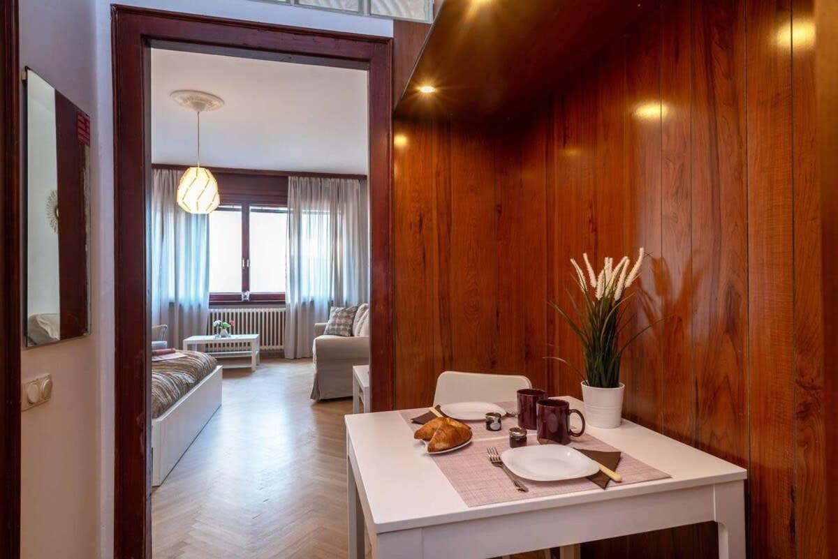 Convenient Apartment In The Heart Of Downtown Budapesta Exterior foto